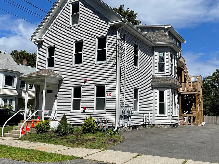 10 Mayhew St #1 — Photo 16