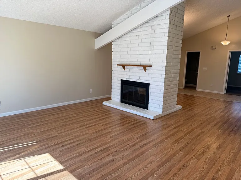 1266 Hartford Cir — Photo 8