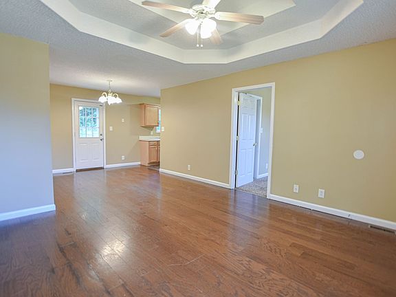 4th image of 351 Donna Dr