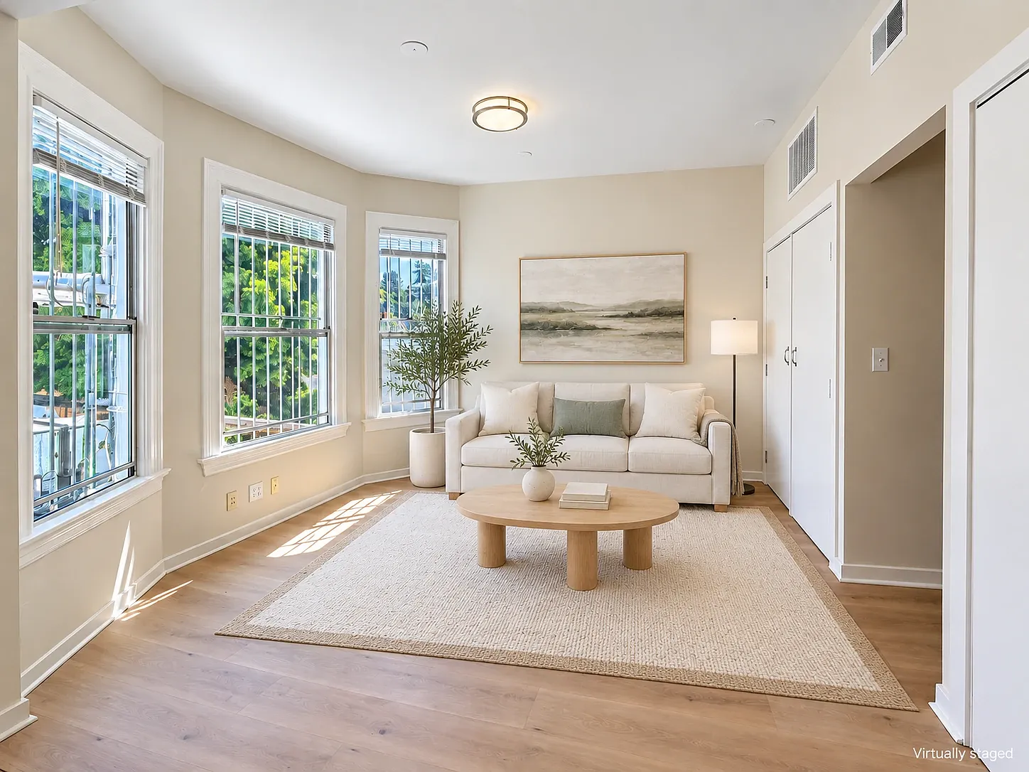 4 bed, 1.5 bath, 1200 sqft, $8,950 — Photo 2