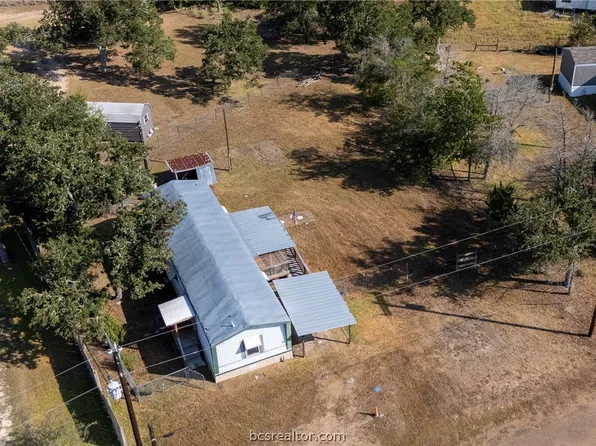 435 Leaning Oak Ln, Somerville, TX 77879