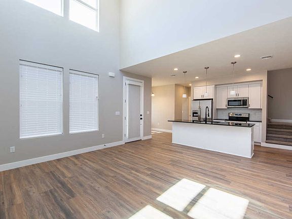 5th image of 5538 S Garnet Dr #106