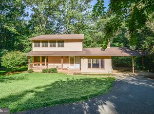 10902 Howland Dr, Reston, VA 20191