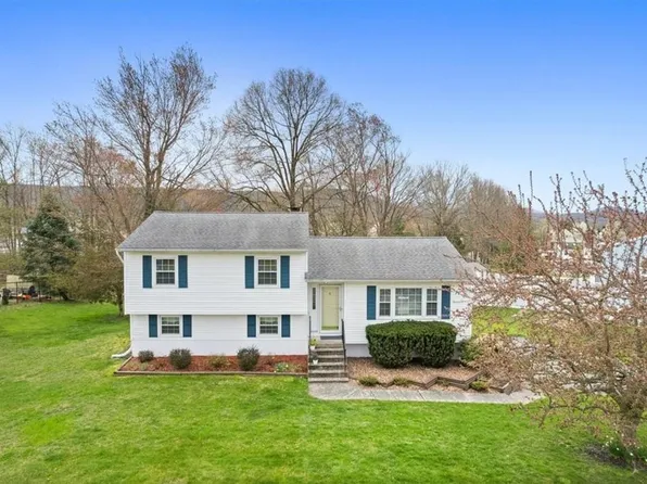 7 Hampshire Drive, Washingtonville, NY 10992