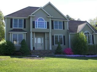 10 Murphys Way, Uxbridge, MA 01569