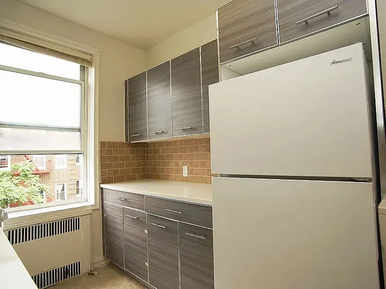 8223 Bay Pkwy #B-1 — Photo 10