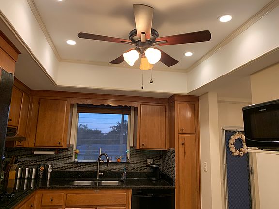 dimmer/recessed lights 