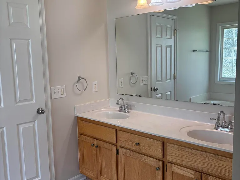 20 Walden Cir — Photo 38