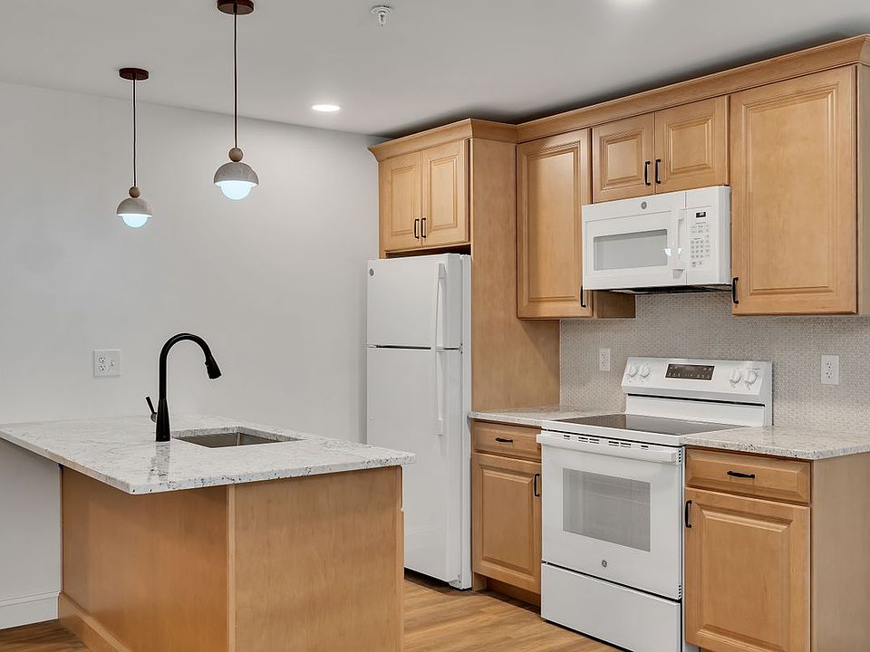 1st image of 36 Pawling Ave #201