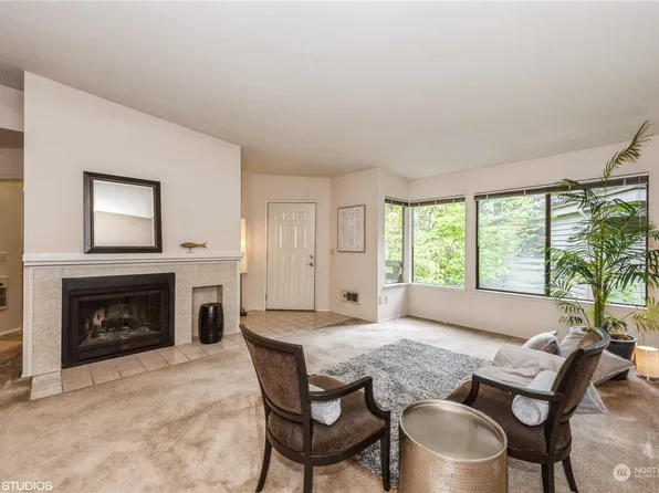 1326 Bellevue Way NE #6, Bellevue, WA 98004