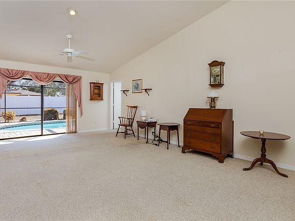 5th image of 3337 SE 10th Pl