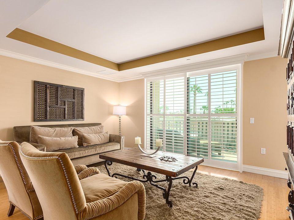 Unit living room