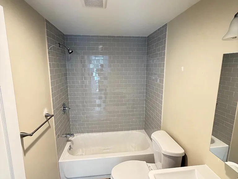 709 S Warnock St — Photo 12