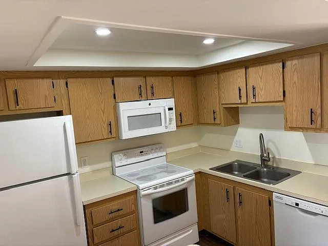 4245 Oak Terrace Dr — Photo 5