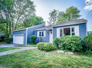 4 Burr Ave, Barrington, RI 02806