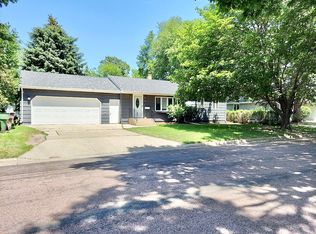 1306 E 2nd Ave, Mitchell, SD 57301