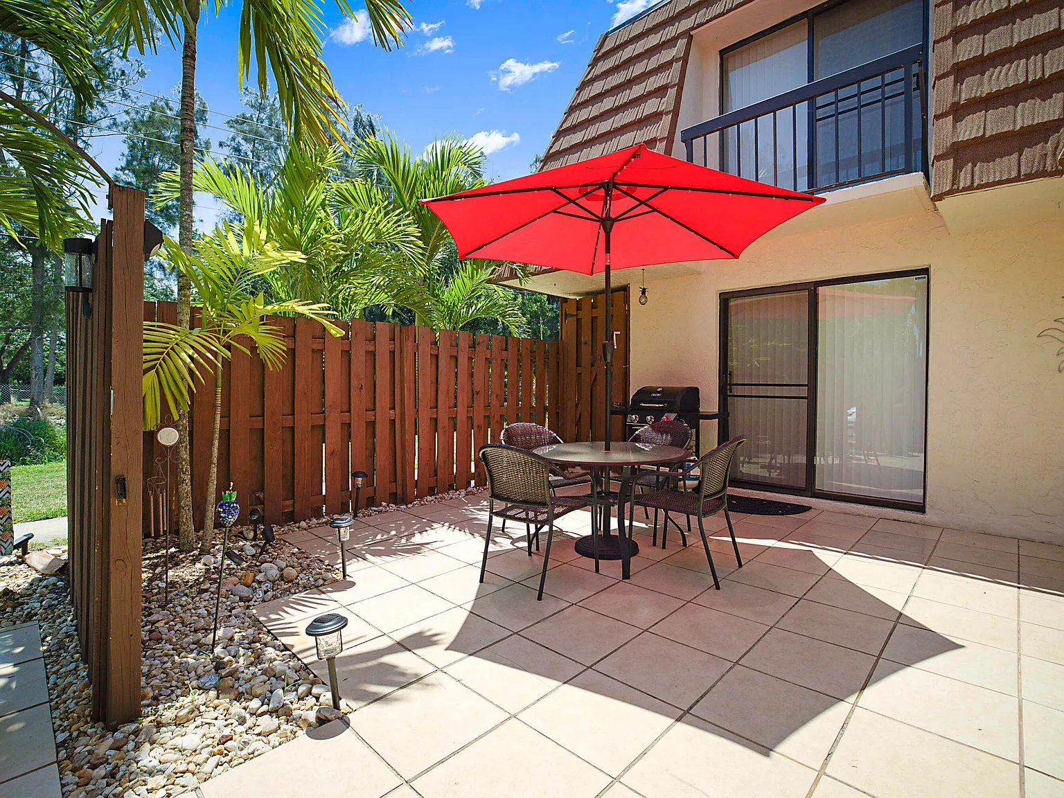 2 bed, 2.5 bath, 1470 sqft, $5,000 — Photo 4
