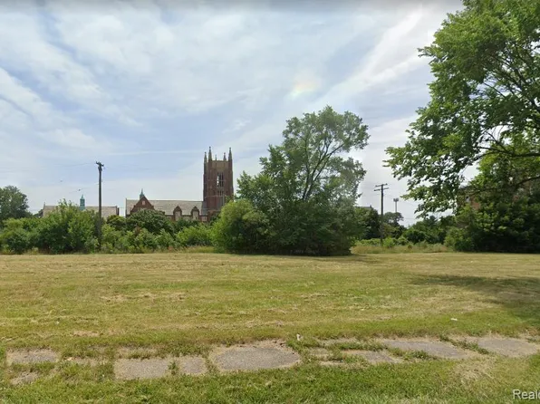 2675 Rochester St, Detroit, MI 48206