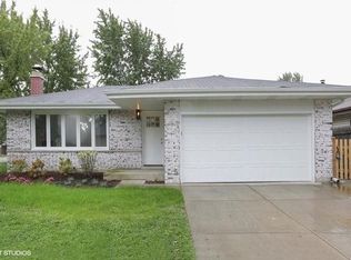 2169 N Westmoreland Dr, Palatine, IL 60074