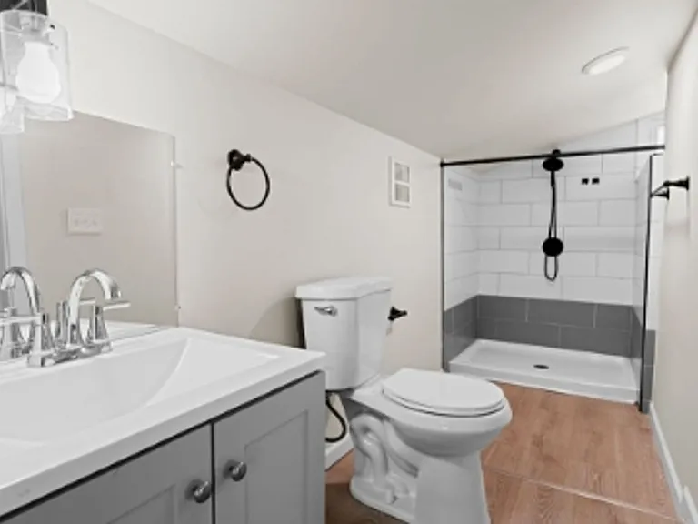 503 W 5th Ave — Photo 10