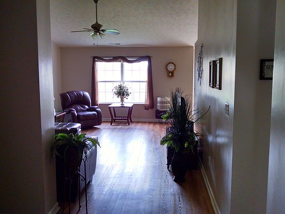 3rd image of 2217 Schoolmarm Dr