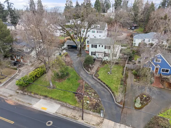 1320 E Main St, Medford, OR 97504