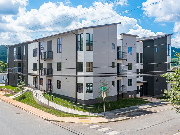 Sunrise Apartments — Photo 14