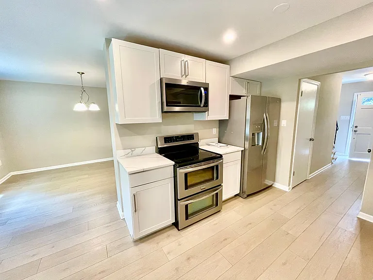 6882 Brian Michael Ct — Photo 2