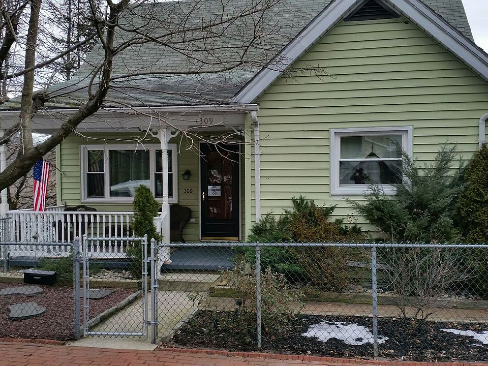 1st image of 309 E Savory St