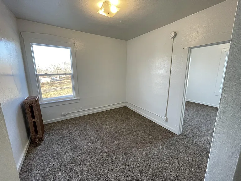 2945 Dekalb St #12 — Photo 4