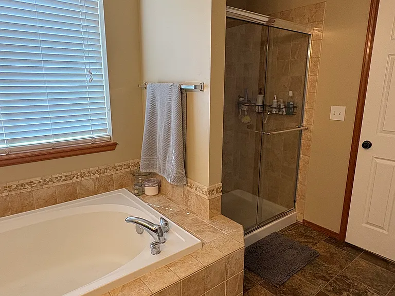 613 E Bonnie Lynn Ln — Photo 16