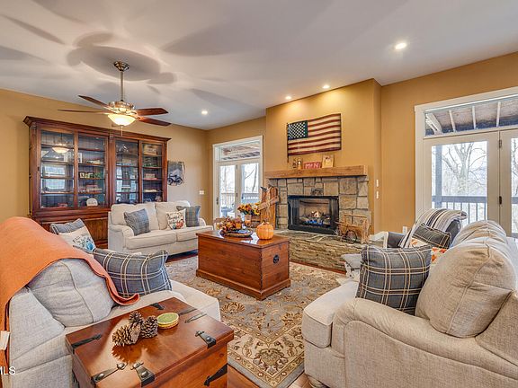 4th image of 113 Ridgecrest Dr