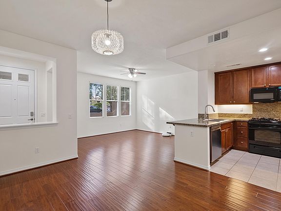 2nd image of 28525 Pietro Dr