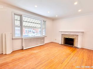 116 Parkview Hill Cres #116, Toronto, ON M4B1R4