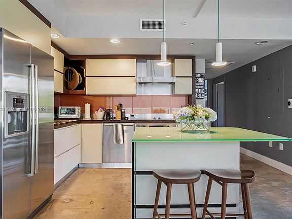 4th image of 2155 Washington Ct APT 210N