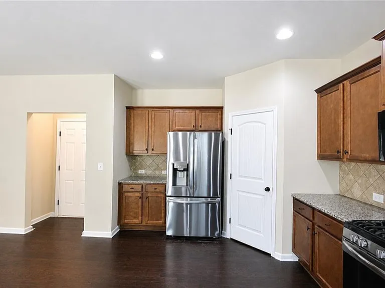 5817 Park Point — Photo 12