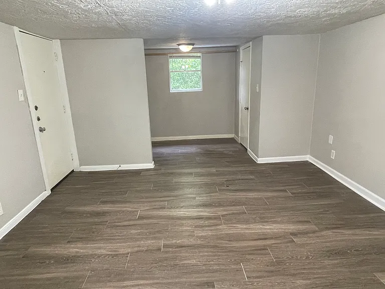 704 E Defee Ave — Photo 4
