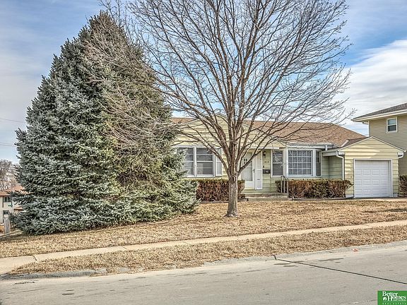 3rd image of 1829 Robertson Dr