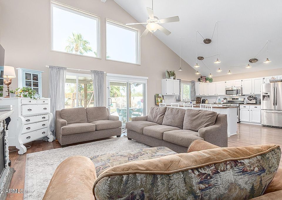 2nd image of 2762 E Windmere Dr