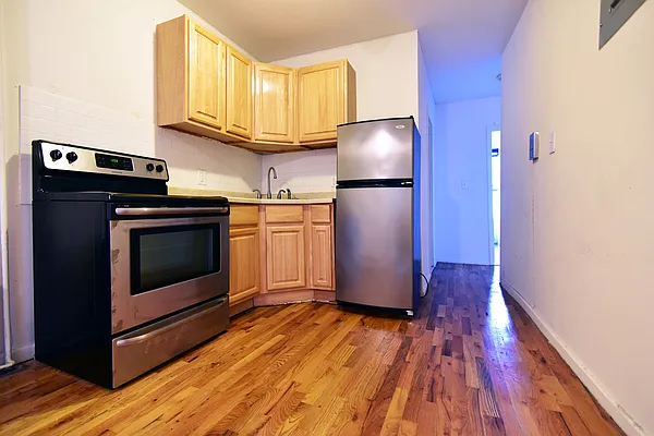 Rented by Coda Real Estate NYC | media 31