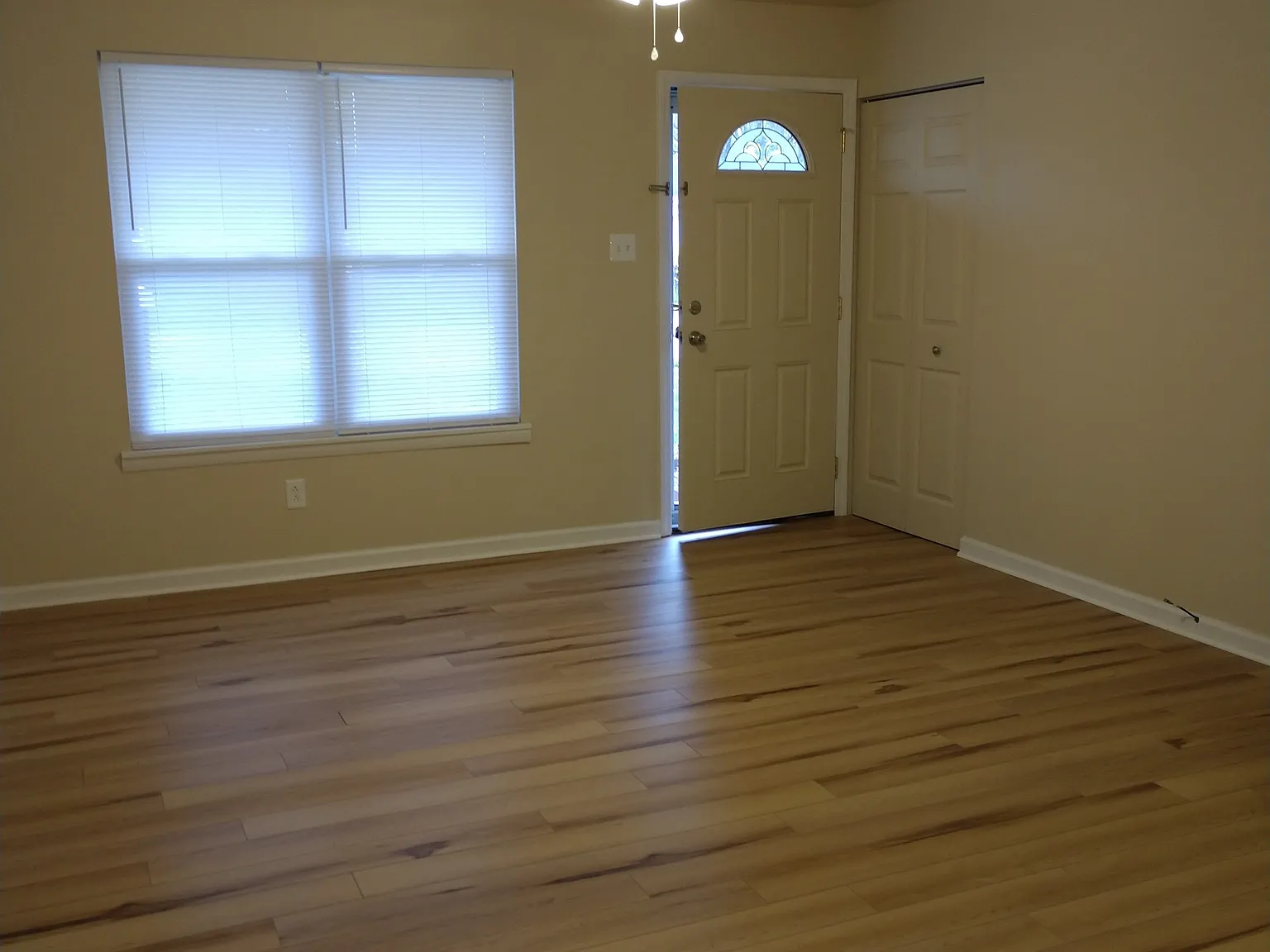3 bed, 1450 sqft, $1,400 — Photo 2
