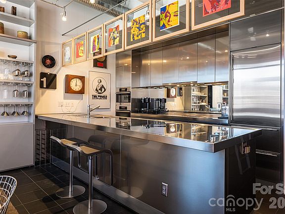 3rd image of 12 S Lexington Ave Unit 402
