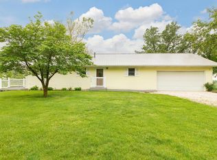 4279 F South Rd, Shipman, IL 62685