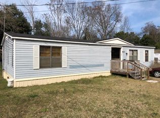 207 Oak St, Gloverville, SC 29828