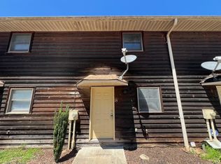 40 Summit Hill Dr APT 15, Franklin, NC 28734