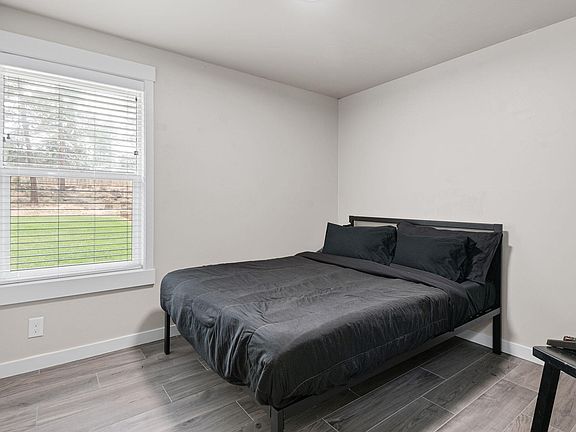 3rd image of 60451 Iroquois Cir