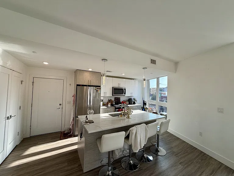 386 Market St #202 — Photo 7