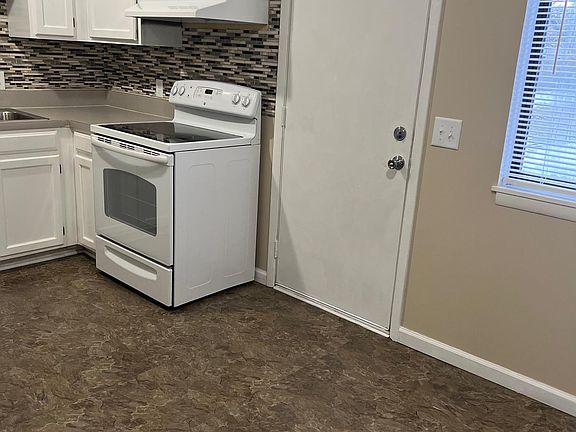 4th image of 977 Royce Ave #981