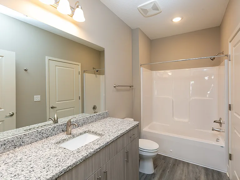 Brighton Crossing Apartments — Photo 51