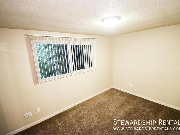 500 Monroe St #4 — Photo 6